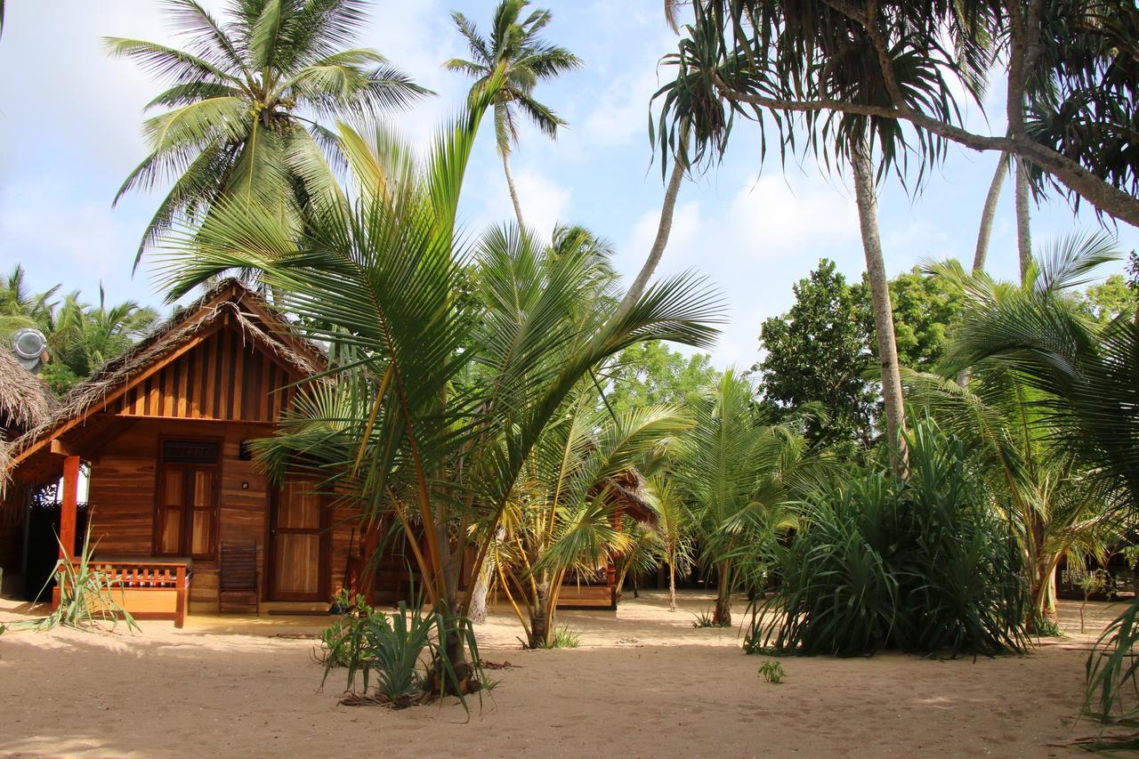 Shiva'S Beach Cabanas Tangalle Ngoại thất bức ảnh
